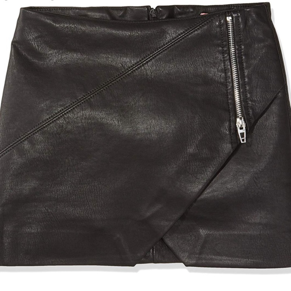 BlackNYC Vegan leather skirt. Brand New with tags!